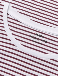 Mads Nørgaard Fine Jersey Stripe Teasy Tee FAV – Stribet T-shirt i økologisk bomuld