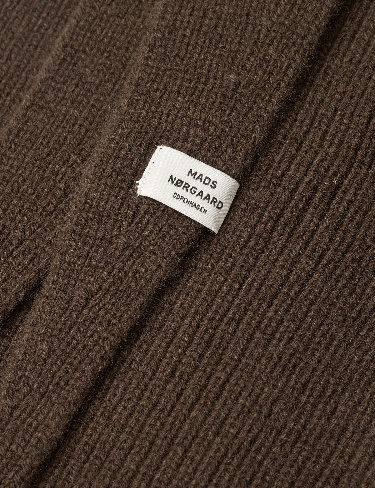 One Wool Frika Hooded Scarf – Turkish Coffee – Mads Nørgaard