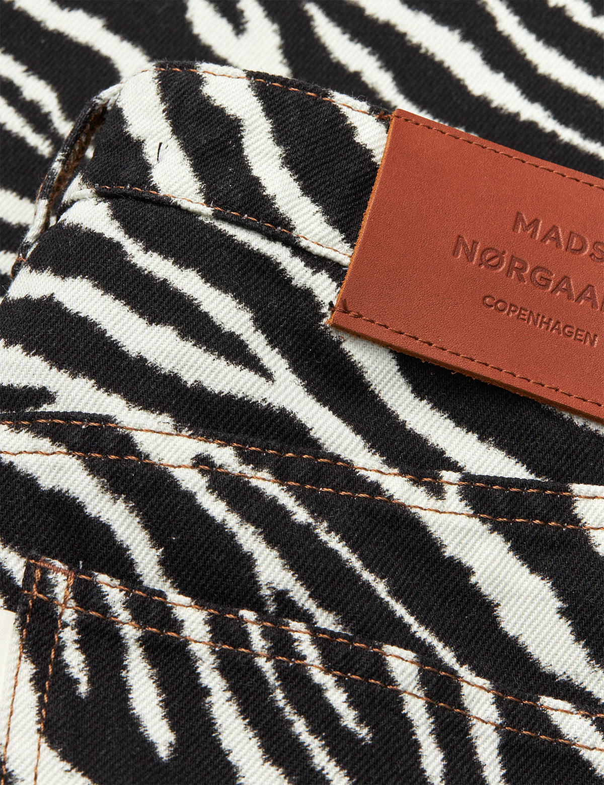 Mock Twill Christel AOP Jeans – Zebra – Mads Nørgaard