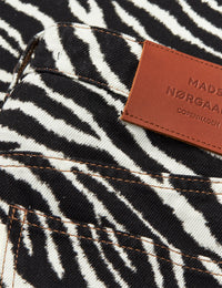 Mock Twill Christel AOP Jeans – Zebra – Mads Nørgaard