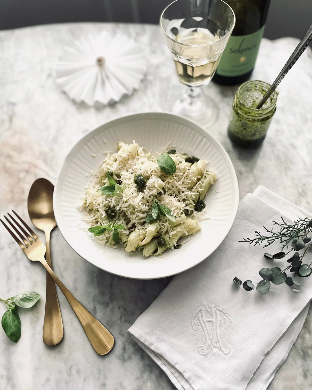 Pesto alla Genovese – klassisk grøn pesto fra Ligurien - Made by Mama