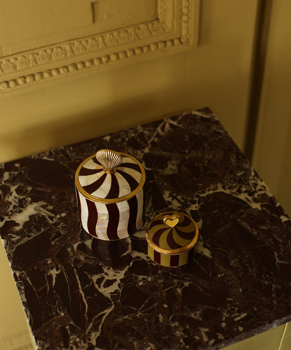 Abby Shell circus box