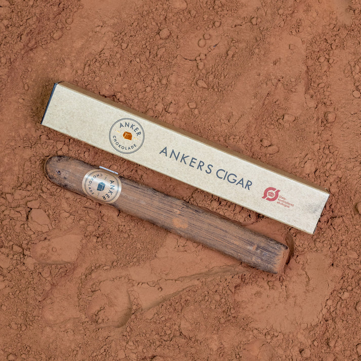 Ankers Cigar – Marcipan, Rom & Mørk Chokolade – 1 stk. – Anker Chokolade