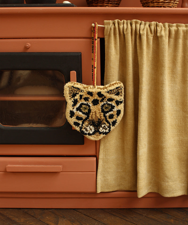 Loony Leopard gift hanger