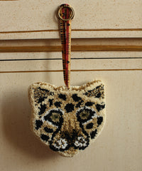 Loony Leopard gift hanger