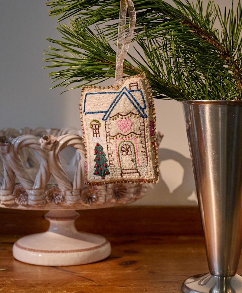 Townhouse Ornament – Juleophæng i silke