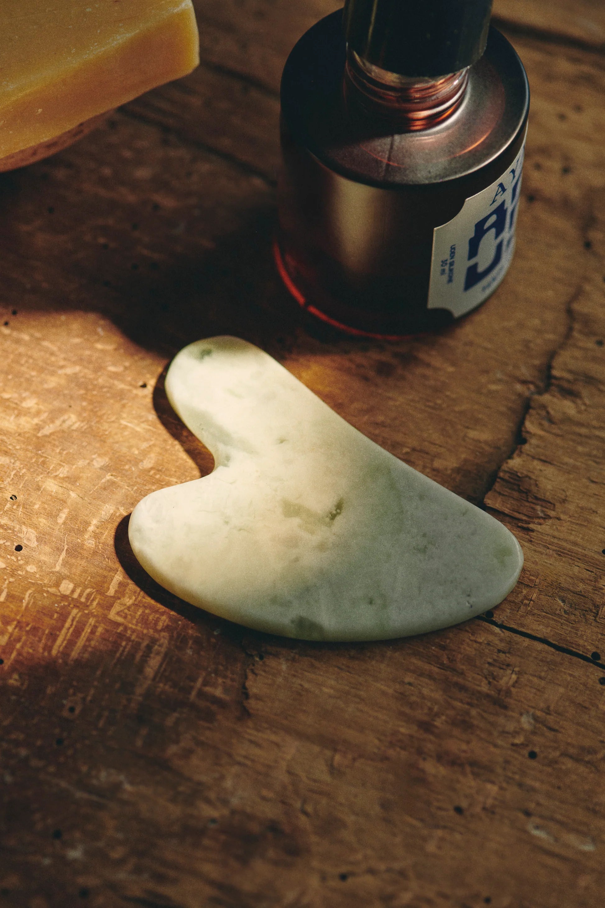 GUA SHA I GRØN JADE